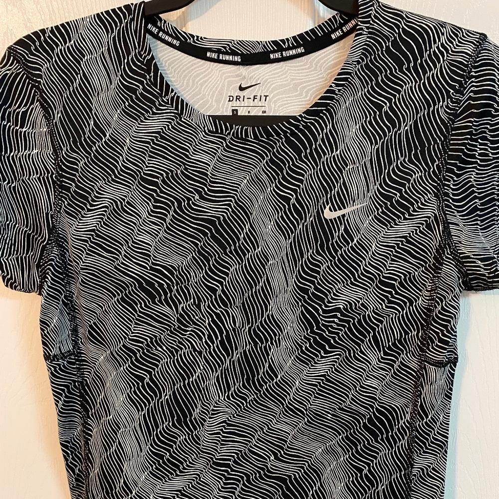 Nike Ladies Dri-Fit Running Shirt Size Small Black White